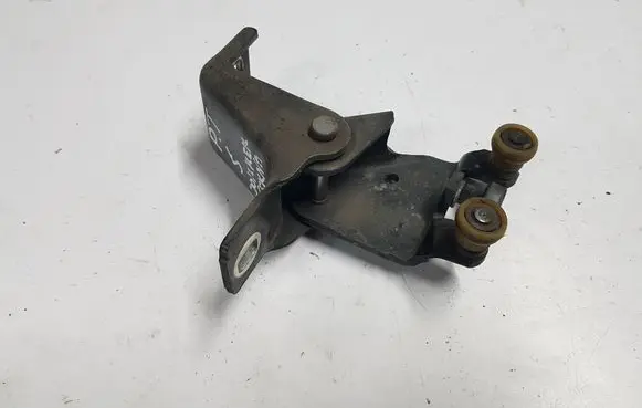 Dacia Dokker Sliding door middle roller runner 824A65571RXAUTOP 824A65571R