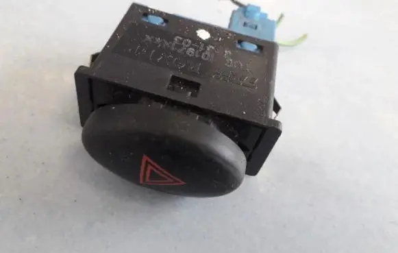 Rover 75 Hazard light switch yug101971xxx