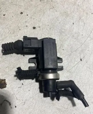 Audi A4 S4 B7 8E 8H Turbo solenoid valve 1J0906627 72200320 03T016