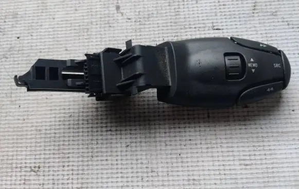 Multifunctional control switch/knob