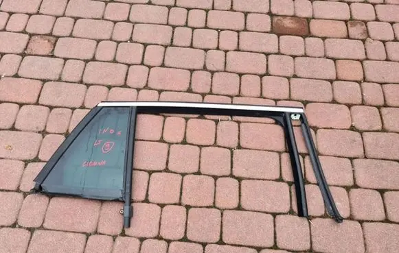 Opel Insignia B Sliding door window/glass 
