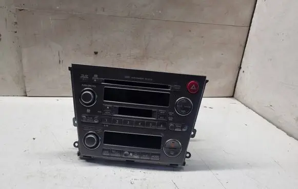 Subaru Outback Radio/CD/DVD/GPS head unit Y37110271 U7100310 86201AG440