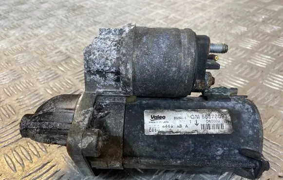 Opel Meriva B Starter motor 55234810 D6G332 55578093