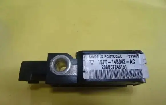 Ford Mondeo Mk III Airbag deployment crash/impact sensor 1S7T-14B342-AC 1S7T14B342AC