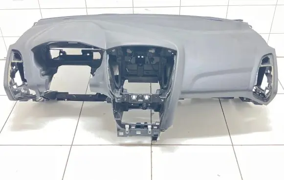 Ford Focus Dashboard A04320A C88RA 3460030070007
