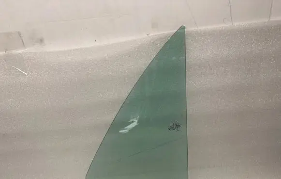 Audi TT Mk1 Front door window glass four-door DOT27M24100AS2 43R001025