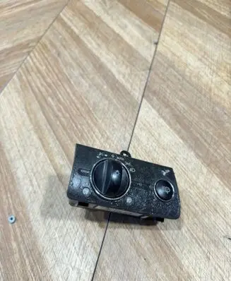 Mercedes-Benz E W211 Light switch 2115450104 21154501