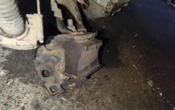 Nissan Navara D40 Engine mount bracket