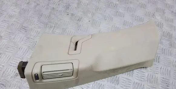 Volvo XC90 (C) pillar trim