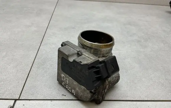 Audi Q7 4L Throttle valve 4E0145950H