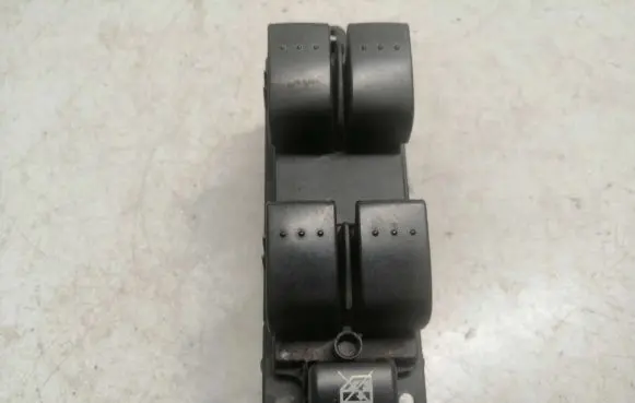 Mazda 3 I Electric window control switch BS3E66350A