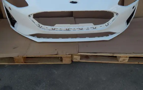 Ford Focus Front bumper JX7B-17757-A