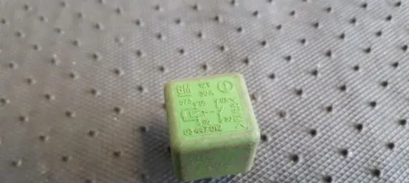 Opel Zafira A Other relay 03447012 GM12V30A573