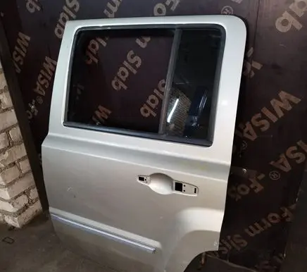Jeep Patriot Rear door