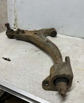 Front lower control arm/wishbone