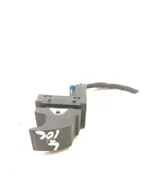 Volkswagen Golf V Electric window control switch