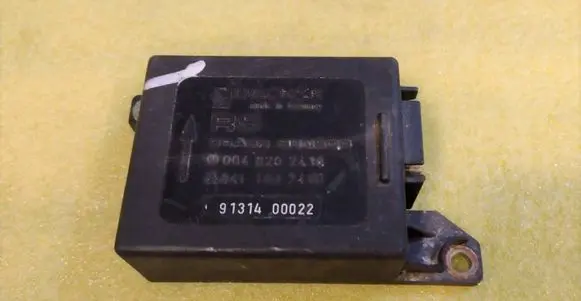 Mercedes-Benz E W124 Airbag control unit/module 0048202416 9131400022 0411047440
