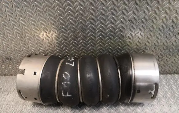 BMW 5 F10 F11 Intercooler hose/pipe 8513451