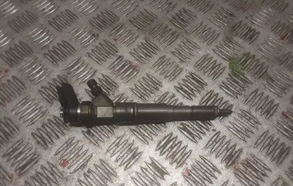 BMW 5 E60 E61 Fuel injector 7789661
