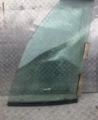 Opel Omega B1 Front door window glass four-door 