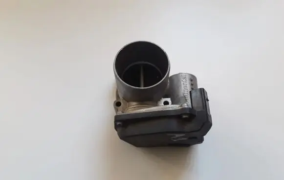 Audi A1 Throttle valve 03C133062S