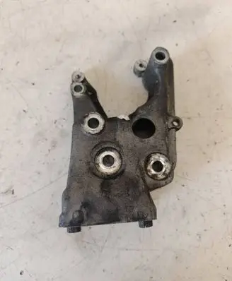 Citroen C5 Engine mounting bracket 