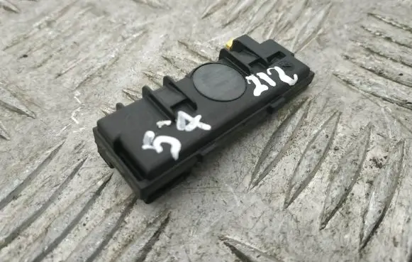 Mercedes-Benz E W212 Outside/external air temperature sensor A2048210851