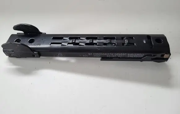 Volkswagen Tiguan Seat belt height adjuster 