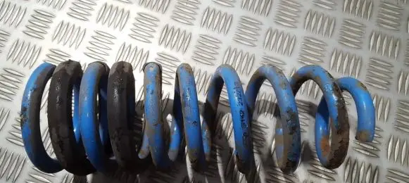 Toyota Avensis T250 Rear coil spring