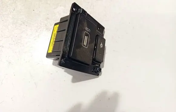 Hyundai Kona I USB socket connector 96120k4500