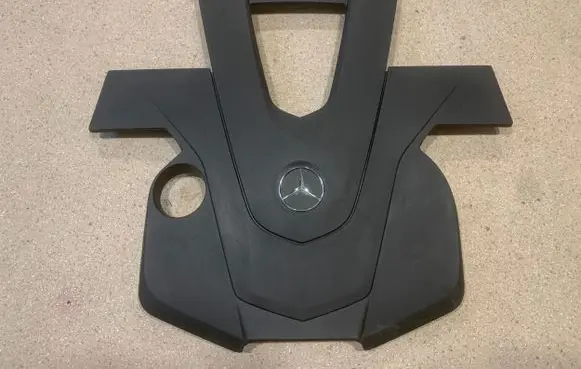 Mercedes-Benz E W238 Engine cover (trim) A2760107506