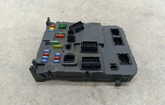 Peugeot 1007 Fuse box set 