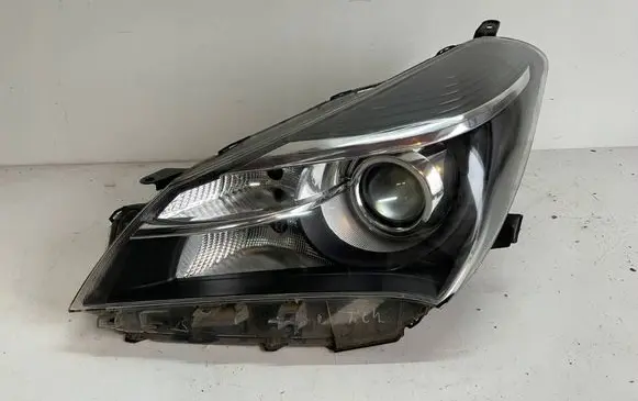 Toyota Yaris Headlight/headlamp