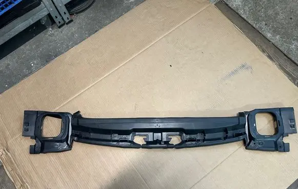 BMW 5 G30 G31 G38 Intercooler air channel guide 51747383845