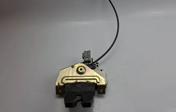 Volvo S60 Tailgate/trunk/boot lock/catch/latch 8652398
