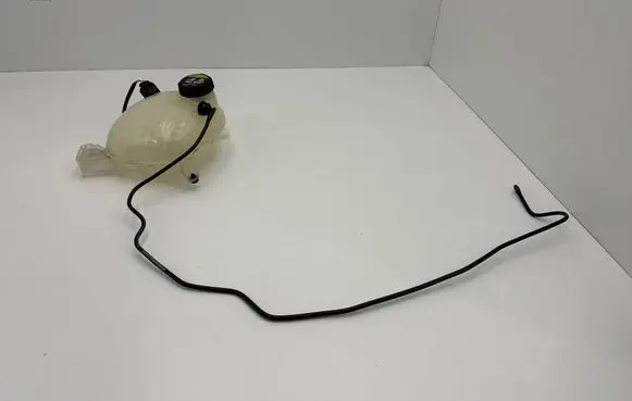 Volvo XC40 Coolant expansion tank/reservoir 31439768 13517