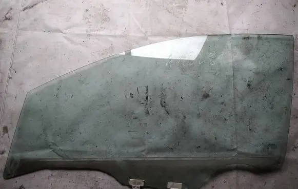 Nissan Tiida C11 Front door window glass four-door AS2
