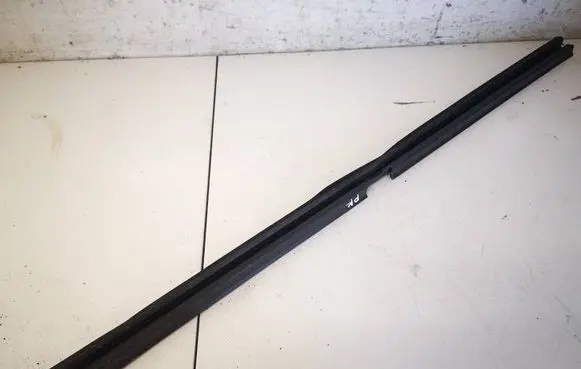 Volvo V70 Front door glass trim molding 