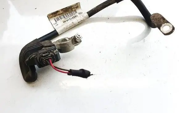 Volkswagen PASSAT B7 Positive cable (battery) 1K0915181H