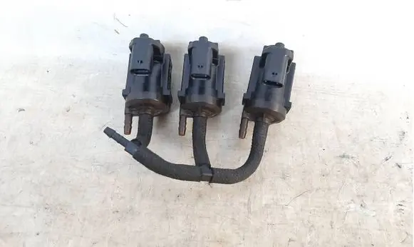 BMW X5 G05 Vacuum valve 8570591 11748570591