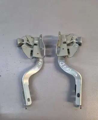 Toyota Auris E180 Engine bonnet/hood hinges 
