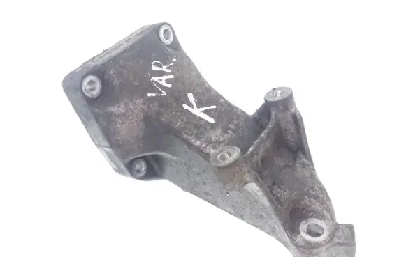 Mercedes-Benz C W203 Engine mounting bracket A6112230704