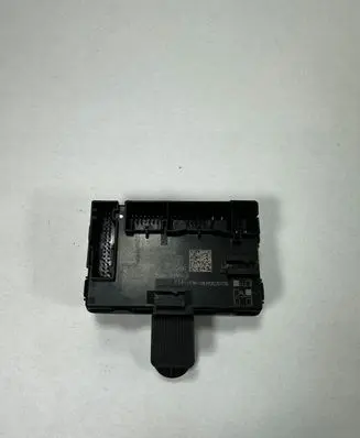 Volkswagen Golf VII Door control unit/module