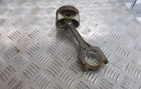 Toyota Verso Piston with connecting rod 073835 BM227G