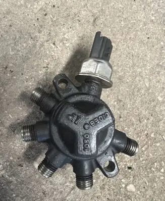 Renault Megane II Fuel distributor 55PP0301 05092321224