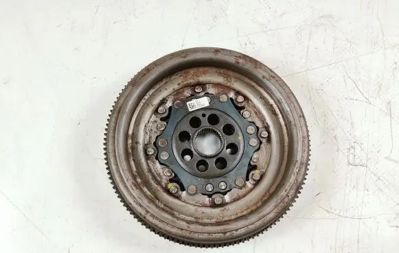 Volkswagen PASSAT B8 Flywheel 04L105266D