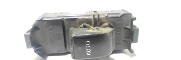 Toyota Corolla Verso E121 Electric window control switch 8403013030