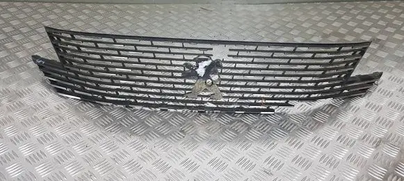 Peugeot 5008 II Front grill 9836769377
