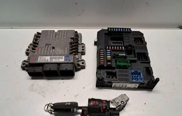 Peugeot 308 Engine ECU kit and lock set 9804127280 9807054180