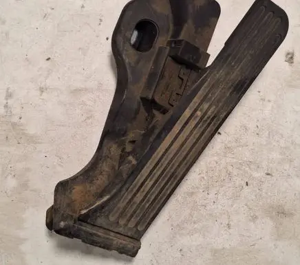 Volkswagen PASSAT B6 Accelerator throttle pedal 1K1721503M 6PV00889000 1011504